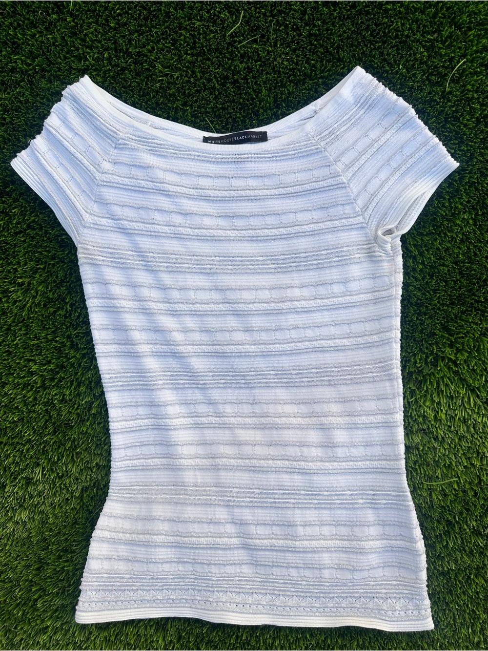 White House Black Market White Textured Short Sleeve Top